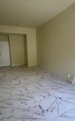 Apartamento à venda com 72m², 2 quartos e 1 vagaSala