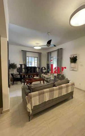 Casa de condomínio à venda com 150m², 3 quartos e 1 vaga