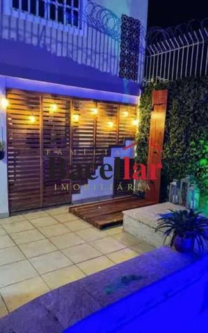 Casa de condomínio à venda com 150m², 3 quartos e 1 vaga