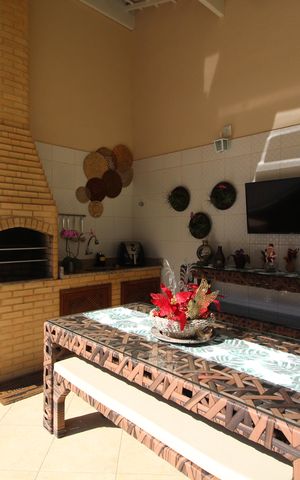 Casa de condomínio à venda com 315m², 6 quartos e 2 vagasChurrasqueira