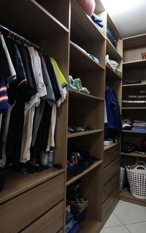 Casa de condomínio à venda com 315m², 6 quartos e 2 vagasQuarto 3 - Closet
