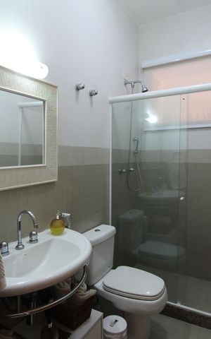 Casa de condomínio à venda com 315m², 6 quartos e 2 vagasBanheiro Social