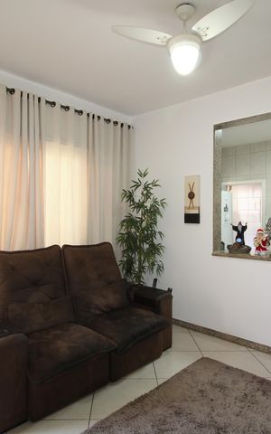 Casa de condomínio à venda com 315m², 6 quartos e 2 vagasEdícula - Sala