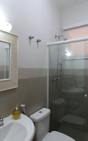 Casa de condomínio à venda com 315m², 6 quartos e 2 vagasBanheiro Social