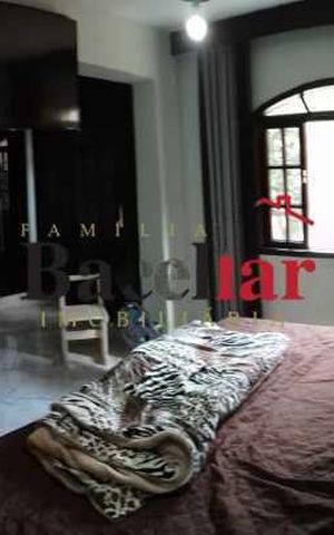 Casa de condomínio à venda com 102m², 4 quartos e 1 vaga