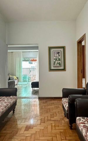 Casa à venda com 236m², 3 quartos e 2 vagas Casa à venda com 236m², 3 quartos e 2 vagasSala