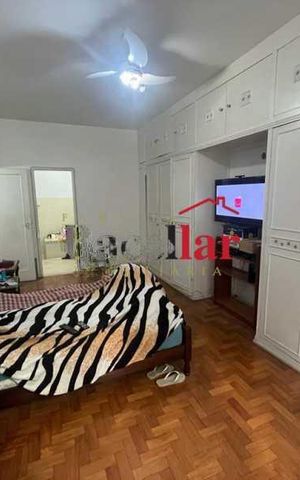 Apartamento à venda com 188m², 4 quartos e 1 vaga