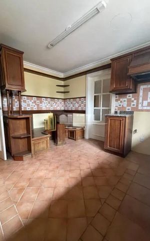 Casa para alugar com 430m², 4 quartos e 3 vagas