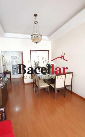 Apartamento à venda com 130m², 3 quartos e 1 vaga