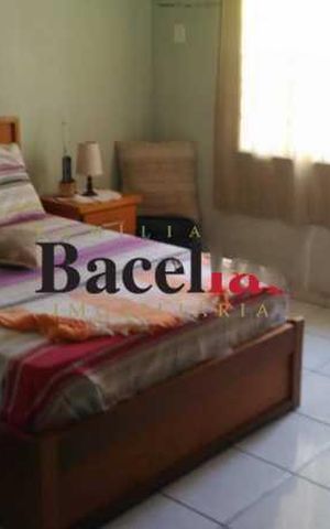 Casa à venda com 220m², 4 quartos e 3 vagas