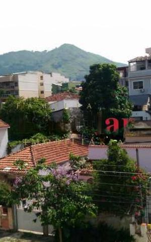 Casa à venda com 220m², 4 quartos e 3 vagas