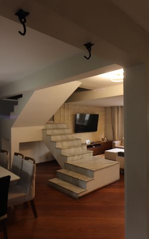 Casa à venda com 259m², 3 quartos e 6 vagasSala