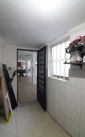 Casa à venda com 259m², 3 quartos e 6 vagasÁrea de Serviço