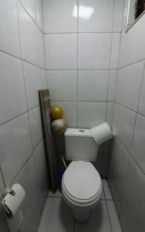 Casa à venda com 259m², 3 quartos e 6 vagasBanheiro de serviço