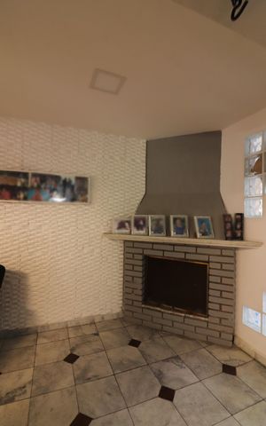 Casa à venda com 259m², 3 quartos e 6 vagasSala