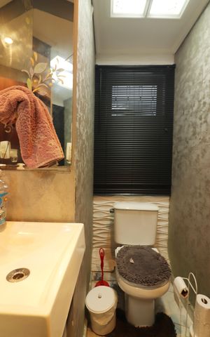 Casa à venda com 259m², 3 quartos e 6 vagasLavabo 