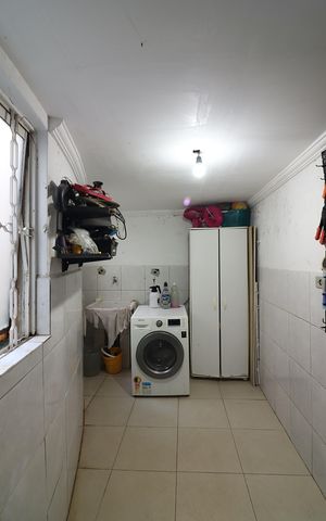 Casa à venda com 259m², 3 quartos e 6 vagasÁrea de Serviço