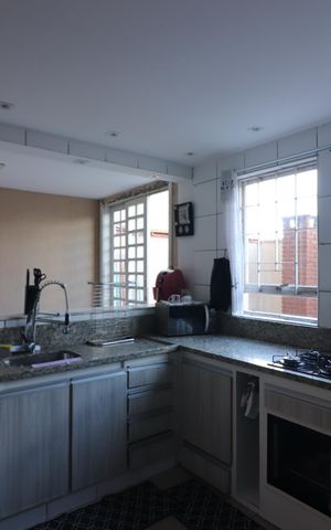 Casa à venda com 259m², 3 quartos e 6 vagasCozinha 
