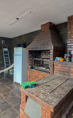 Casa à venda com 240m², 3 quartos e 1 vaga