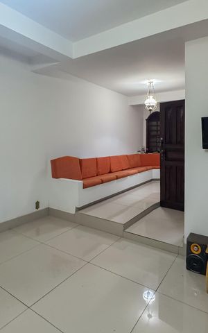 Casa à venda com 240m², 3 quartos e 1 vaga
