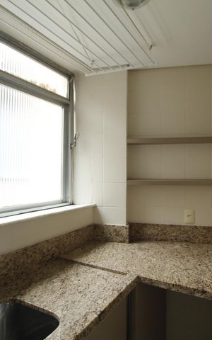 Apartamento à venda com 81m², 2 quartos e 1 vagaÁrea de Serviço