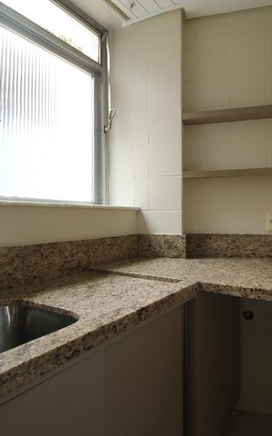 Apartamento à venda com 81m², 2 quartos e 1 vagaÁrea de Serviço