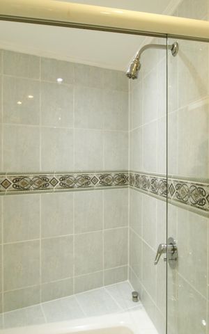 Apartamento à venda com 81m², 2 quartos e 1 vagaBanheiro da Suíte 1