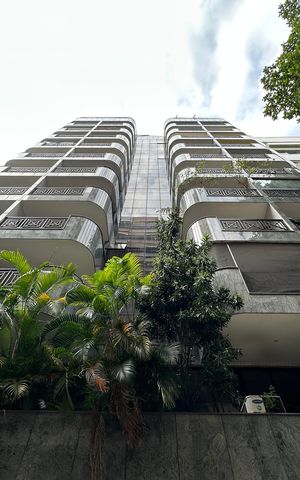 Apartamento à venda com 56m², 1 quarto e 1 vaga Apartamento à venda com 56m², 1 quarto e 1 vagaFachada