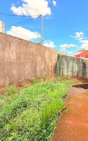 Casa à venda com 1037m², 3 quartos e 4 vagasVista do Terreno