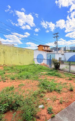 Casa à venda com 1037m², 3 quartos e 4 vagasVista do Terreno