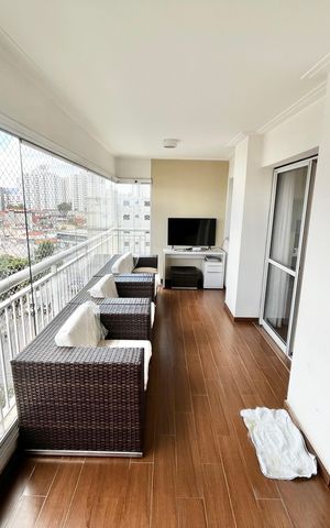 Apartamento à venda com 122m², 4 quartos e 2 vagas Apartamento à venda com 122m², 4 quartos e 2 vagasVaranda gourmet