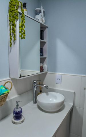 Apartamento à venda com 49m², 2 quartos e 1 vaga Apartamento à venda com 49m², 2 quartos e 1 vagaBanheiro