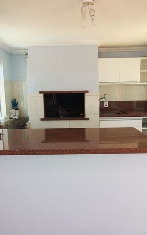 Casa para alugar com 190m², 3 quartos e 1 vaga Casa para alugar com 190m², 3 quartos e 1 vagaVaranda
