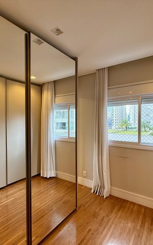 Apartamento à venda com 161m², 3 quartos e 3 vagas Apartamento à venda com 161m², 3 quartos e 3 vagasCloset Suíte
