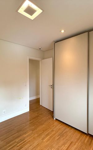 Apartamento à venda com 161m², 3 quartos e 3 vagas Apartamento à venda com 161m², 3 quartos e 3 vagasQuarto 3
