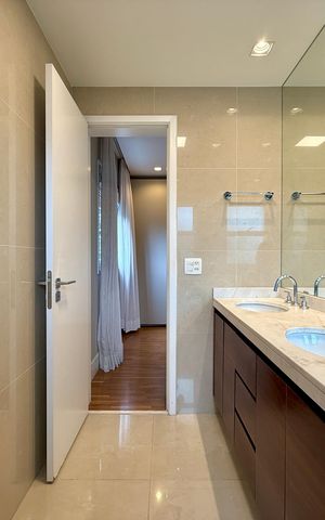 Apartamento à venda com 161m², 3 quartos e 3 vagas Apartamento à venda com 161m², 3 quartos e 3 vagasBanheiro 1 Suíte