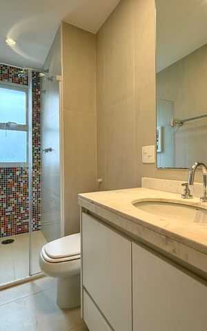 Apartamento à venda com 161m², 3 quartos e 3 vagas Apartamento à venda com 161m², 3 quartos e 3 vagasBanheiro Social