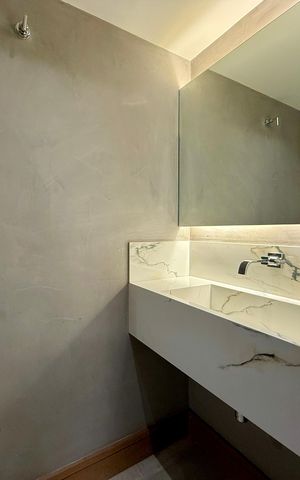 Apartamento à venda com 161m², 3 quartos e 3 vagas Apartamento à venda com 161m², 3 quartos e 3 vagasLavabo