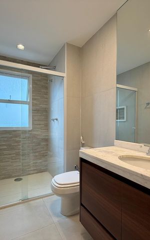 Apartamento à venda com 161m², 3 quartos e 3 vagas Apartamento à venda com 161m², 3 quartos e 3 vagasBanheiro 2 Suíte