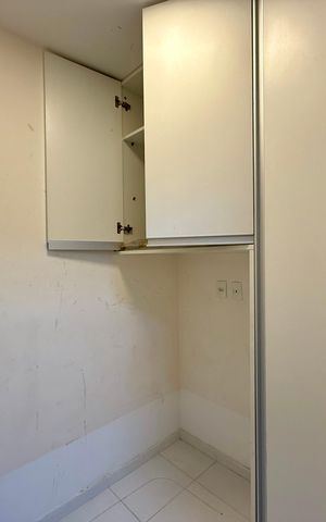 Apartamento à venda com 161m², 3 quartos e 3 vagas Apartamento à venda com 161m², 3 quartos e 3 vagasQuarto de Serviço
