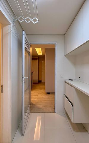 Apartamento à venda com 161m², 3 quartos e 3 vagas Apartamento à venda com 161m², 3 quartos e 3 vagasÁrea de Serviço