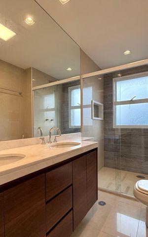 Apartamento à venda com 161m², 3 quartos e 3 vagas Apartamento à venda com 161m², 3 quartos e 3 vagasBanheiro 1 Suíte