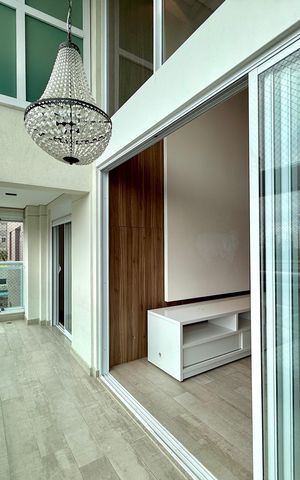 Apartamento à venda com 161m², 3 quartos e 3 vagas Apartamento à venda com 161m², 3 quartos e 3 vagasSacada