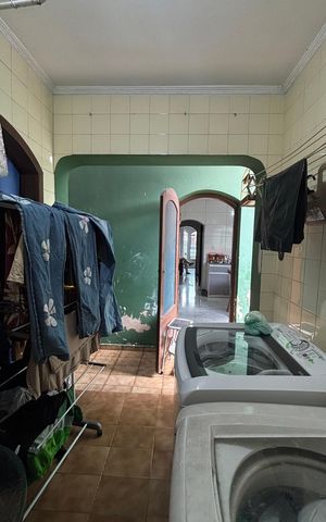 Casa à venda com 171m², 3 quartos e 3 vagas Casa à venda com 171m², 3 quartos e 3 vagasÁrea de Serviço
