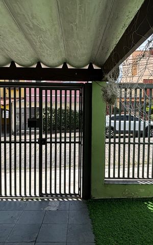 Casa à venda com 171m², 3 quartos e 3 vagas Casa à venda com 171m², 3 quartos e 3 vagasGaragem