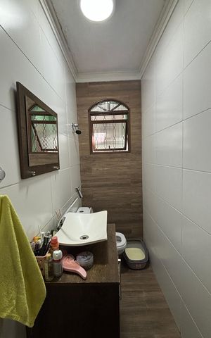 Casa à venda com 171m², 3 quartos e 3 vagas Casa à venda com 171m², 3 quartos e 3 vagasLavabo