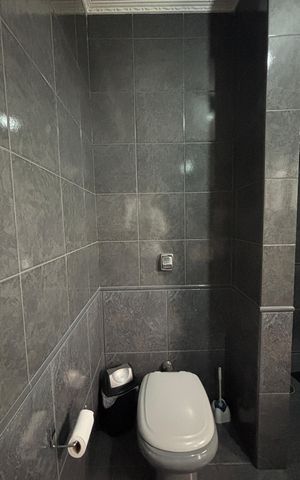 Casa à venda com 171m², 3 quartos e 3 vagas Casa à venda com 171m², 3 quartos e 3 vagasBanheiro