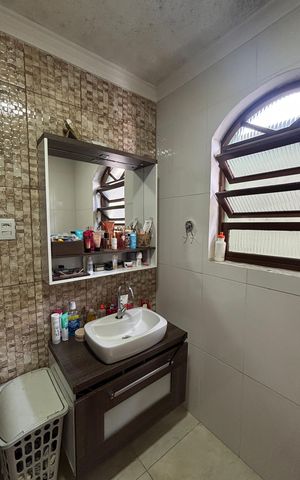Casa à venda com 171m², 3 quartos e 3 vagas Casa à venda com 171m², 3 quartos e 3 vagasBanheiro da Suíte
