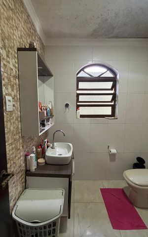Casa à venda com 171m², 3 quartos e 3 vagas Casa à venda com 171m², 3 quartos e 3 vagasBanheiro da Suíte