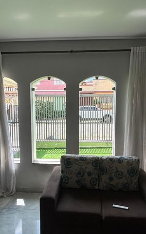Casa à venda com 171m², 3 quartos e 3 vagas Casa à venda com 171m², 3 quartos e 3 vagasSala